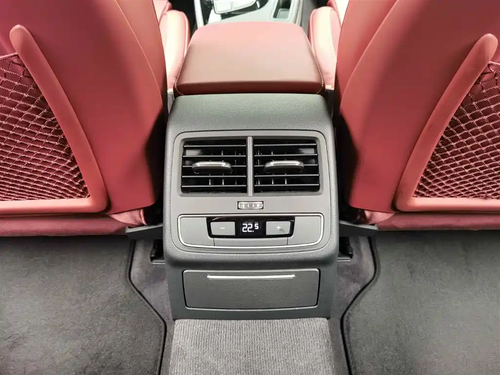 Audi Audi A4L 2024 40 TFSI Luxury Dynamic Model 2024 - thumbnail 24