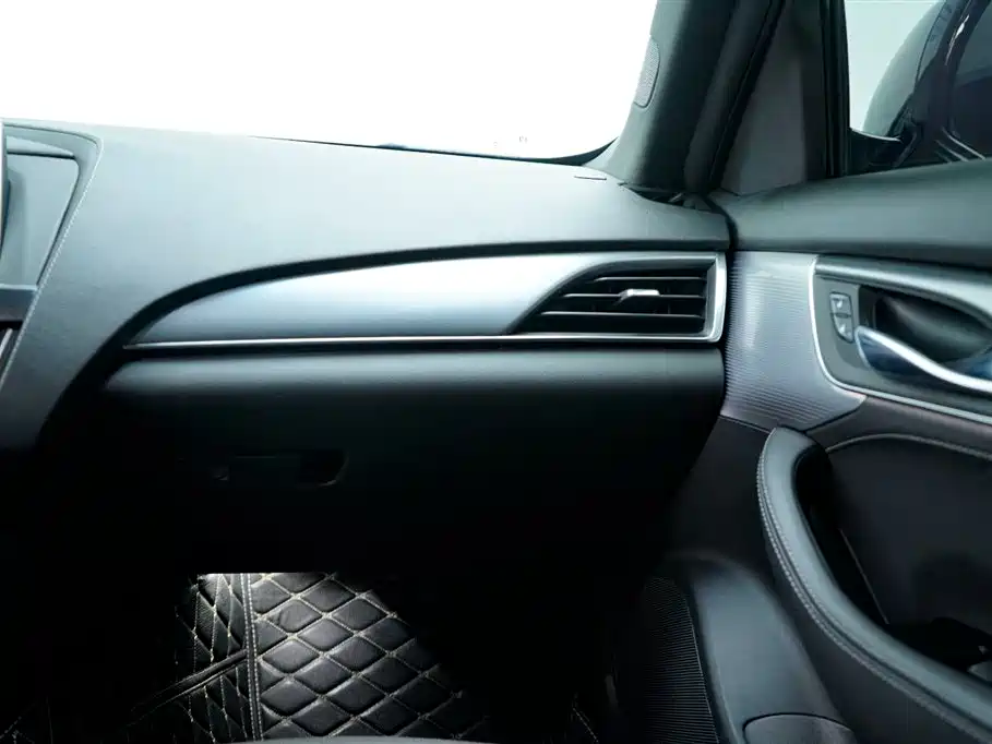 Cadillac Cadillac CT5 2020 Model Year Facelift 28T Sport Prestige 2021 - thumbnail 4
