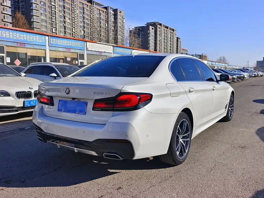 BMW BMW 5 Series 2022 Model Update 2 525Li M Sport Package 2023 - thumbnail 6