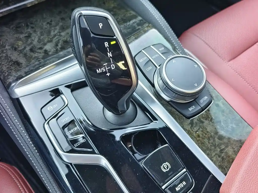 BMW BMW 5 Series 2022 Model Update 2 525Li M Sport Package 2023 - thumbnail 18
