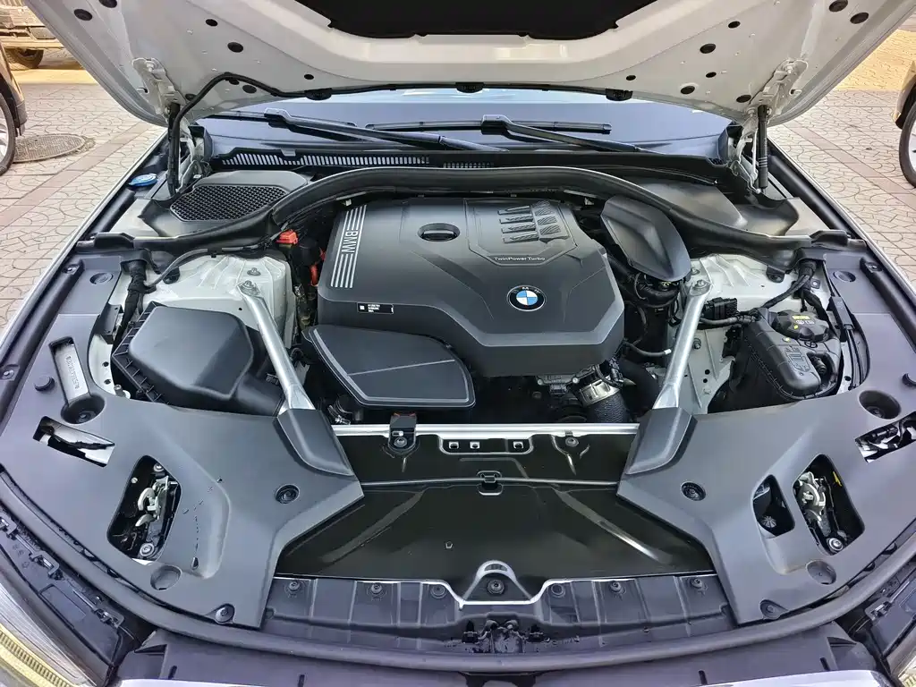 BMW BMW 5 Series 2022 Model Update 2 525Li M Sport Package 2023 - thumbnail 21