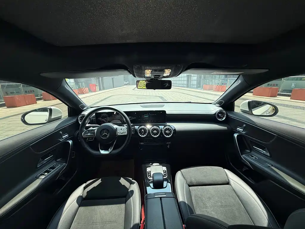 Mercedes-Benz Mercedes-Benz A-Class 2020 Facelift A 200 L Sport Sedan Fashion Edition 2020 - thumbnail 5