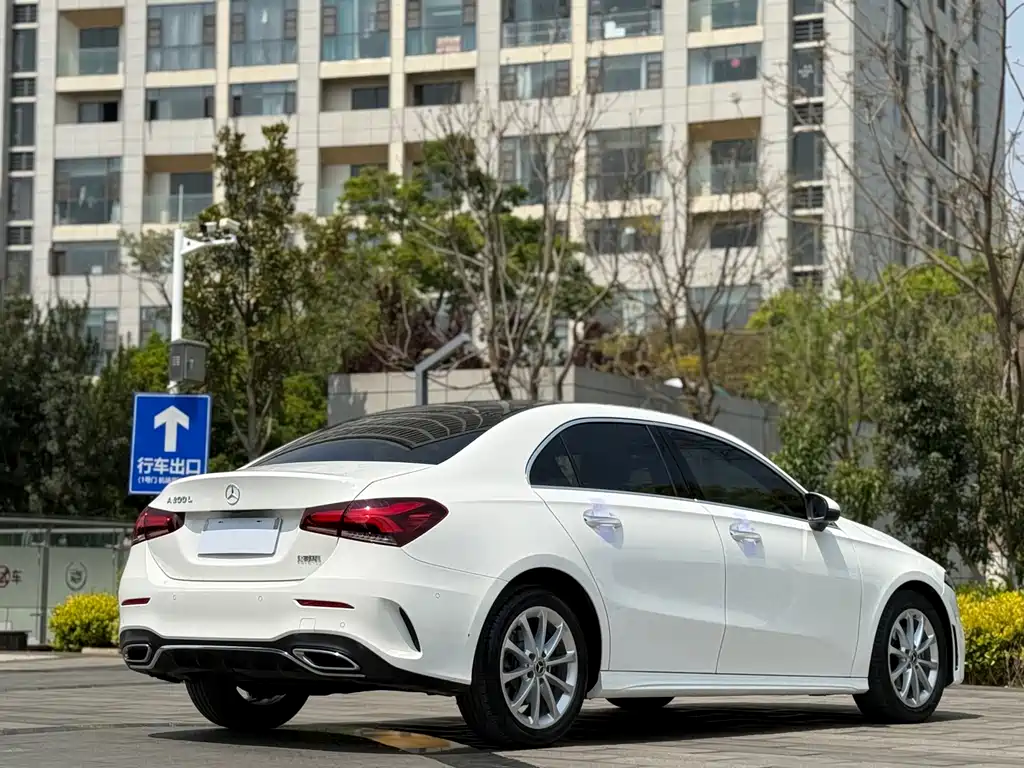Mercedes-Benz Mercedes-Benz A-Class 2020 Facelift A 200 L Sport Sedan Fashion Edition 2020 - thumbnail 7