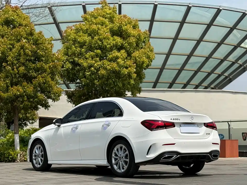 Mercedes-Benz Mercedes-Benz A-Class 2020 Facelift A 200 L Sport Sedan Fashion Edition 2020 - thumbnail 9