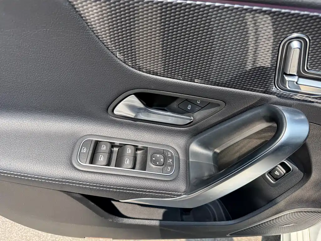 Mercedes-Benz Mercedes-Benz A-Class 2020 Facelift A 200 L Sport Sedan Fashion Edition 2020 - thumbnail 18