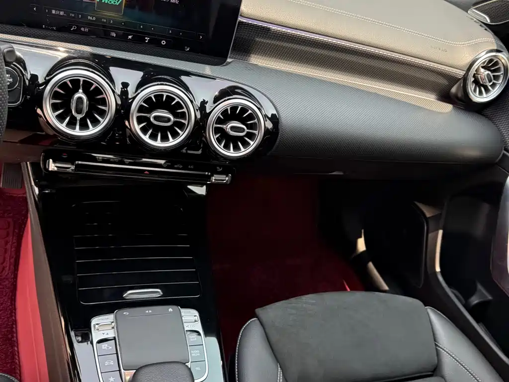 Mercedes-Benz Mercedes-Benz A-Class 2020 Facelift A 200 L Sport Sedan Fashion Edition 2020 - thumbnail 25