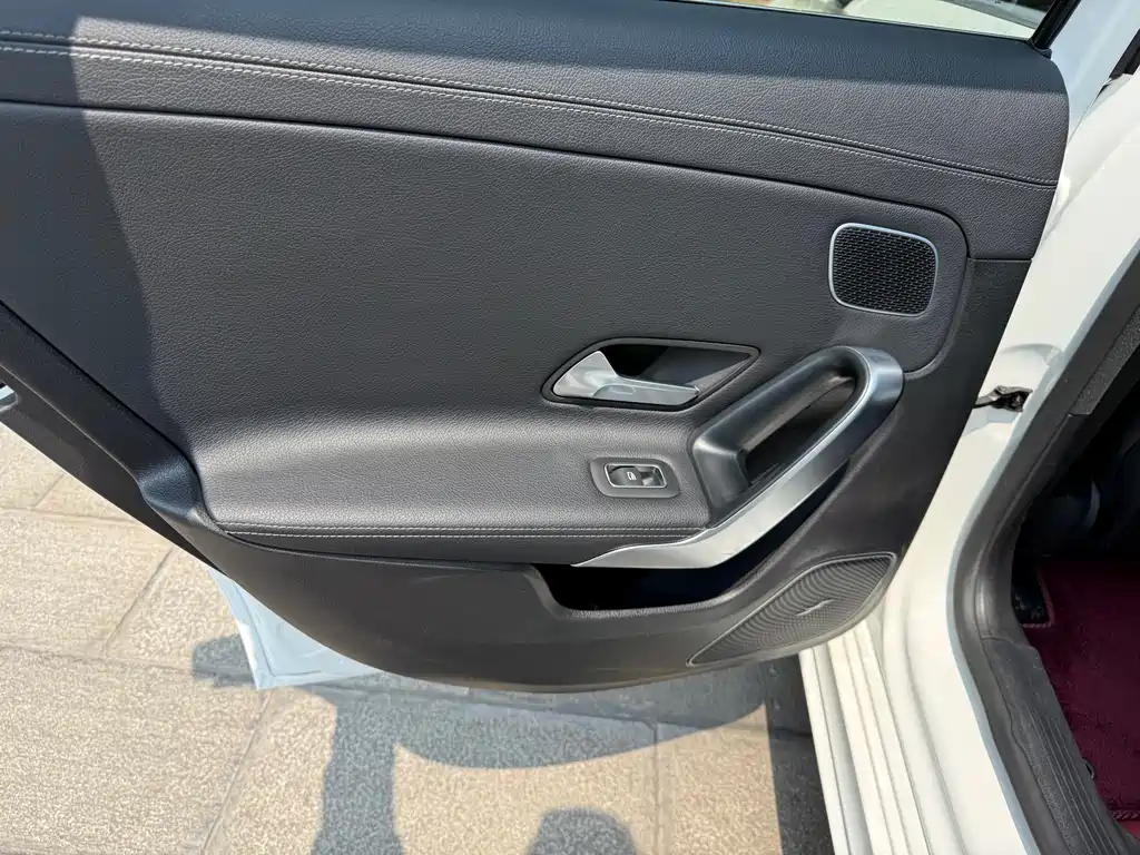 Mercedes-Benz Mercedes-Benz A-Class 2020 Facelift A 200 L Sport Sedan Fashion Edition 2020 - thumbnail 30