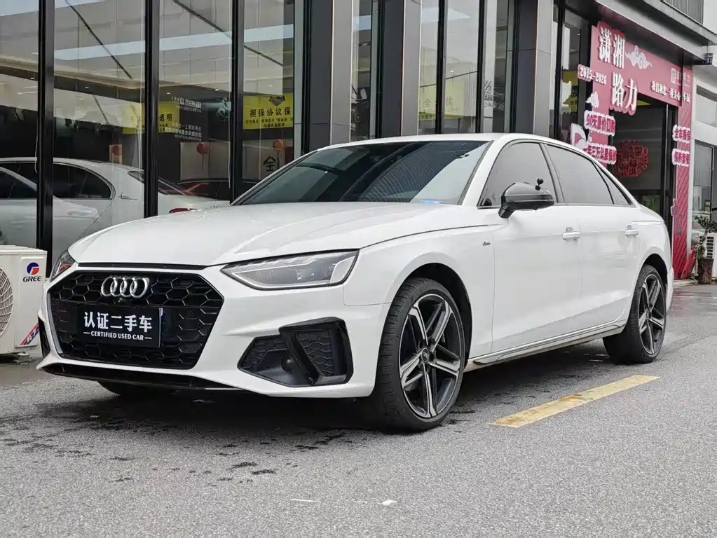 Audi Audi A4L 2024 40 TFSI Luxury Dynamic Model 2025