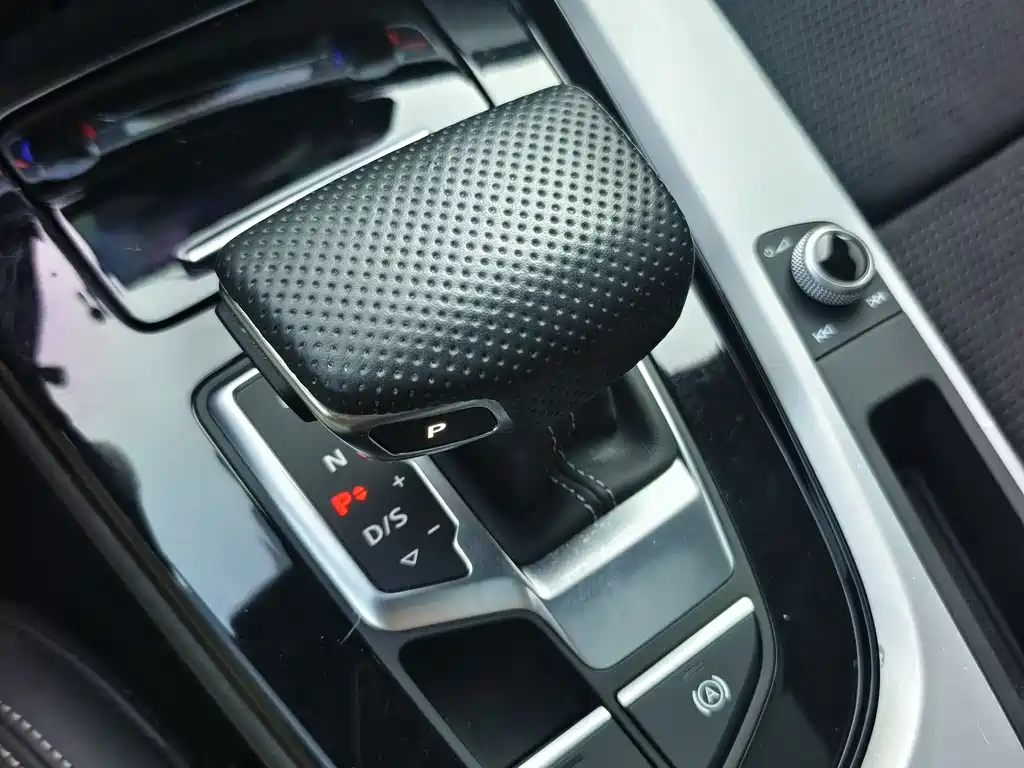 Audi Audi A4 Import 2021 Avant Progressive 40 TFSI Luxury Dynamic Model 2022 - thumbnail 16