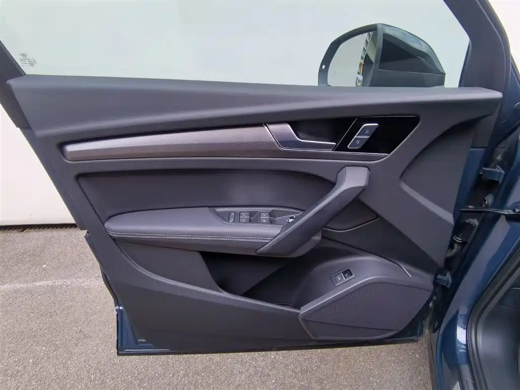 Audi Audi Q5L 2025 45th Anniversary Edition 40 TFSI Luxury Dynamic Model 2025 - thumbnail 11