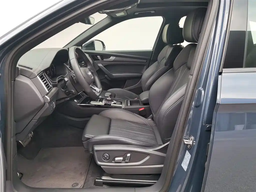 Audi Audi Q5L 2025 45th Anniversary Edition 40 TFSI Luxury Dynamic Model 2025 - thumbnail 12