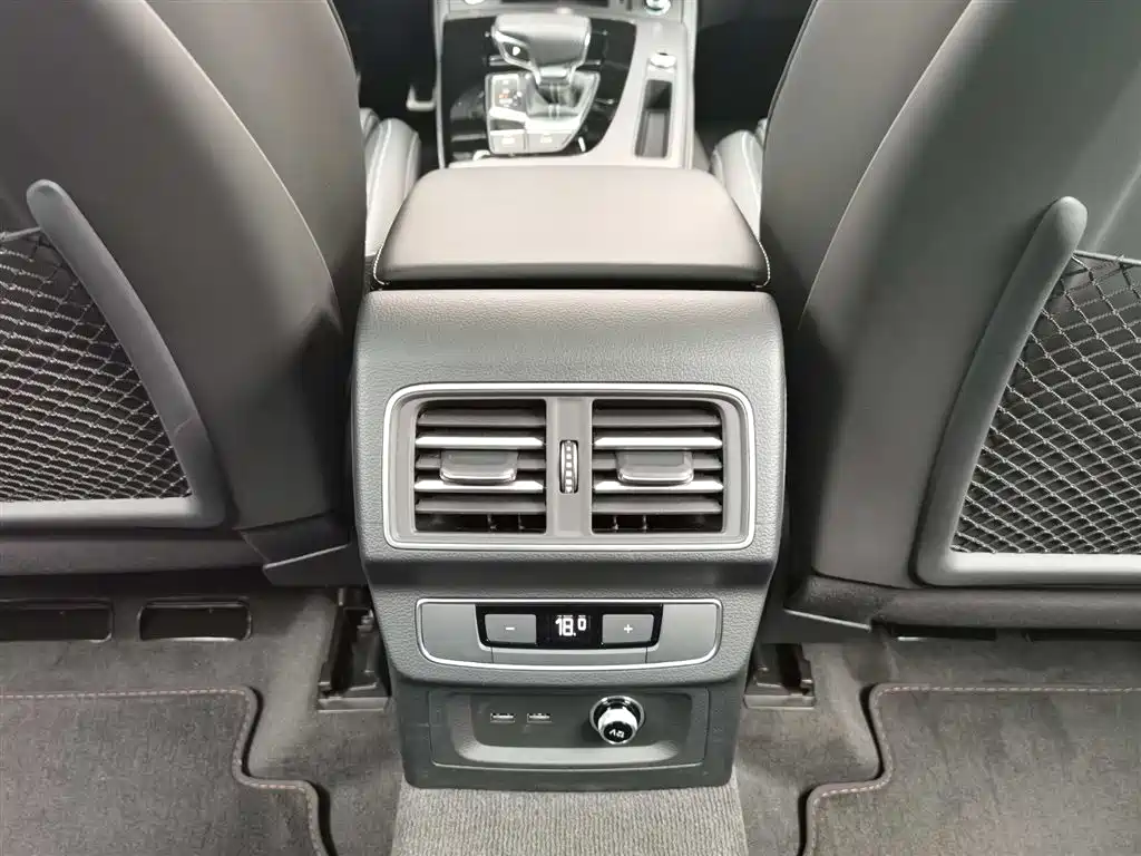 Audi Audi Q5L 2025 45th Anniversary Edition 40 TFSI Luxury Dynamic Model 2025 - thumbnail 24