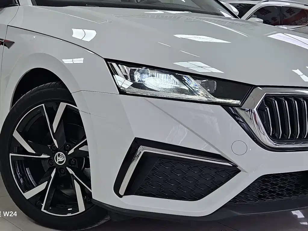 Škoda Octavia 2024 PRO TSI280 Premium Edition 2023 - thumbnail 2
