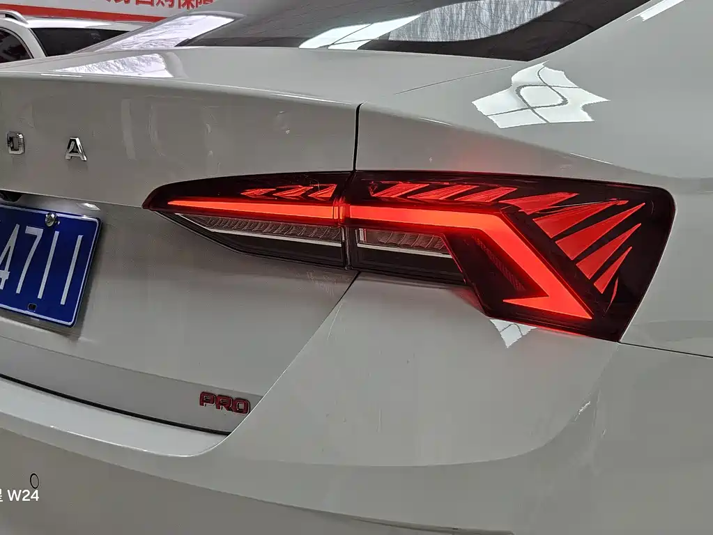 Škoda Octavia 2024 PRO TSI280 Premium Edition 2023 - thumbnail 3