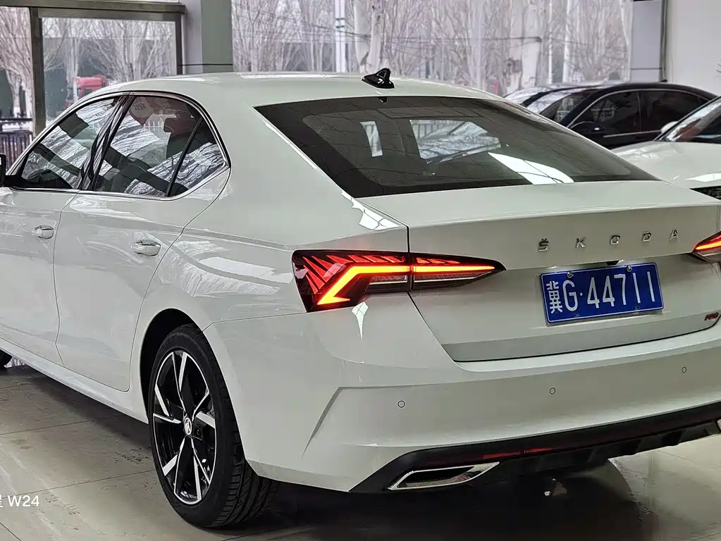 Škoda Octavia 2024 PRO TSI280 Premium Edition 2023 - thumbnail 7