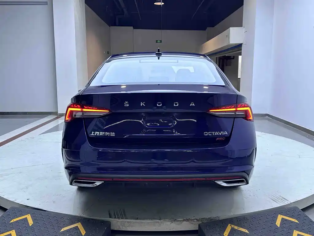 Škoda Octavia 2022 PRO TSI280 Luxury Edition 2022 - thumbnail 5