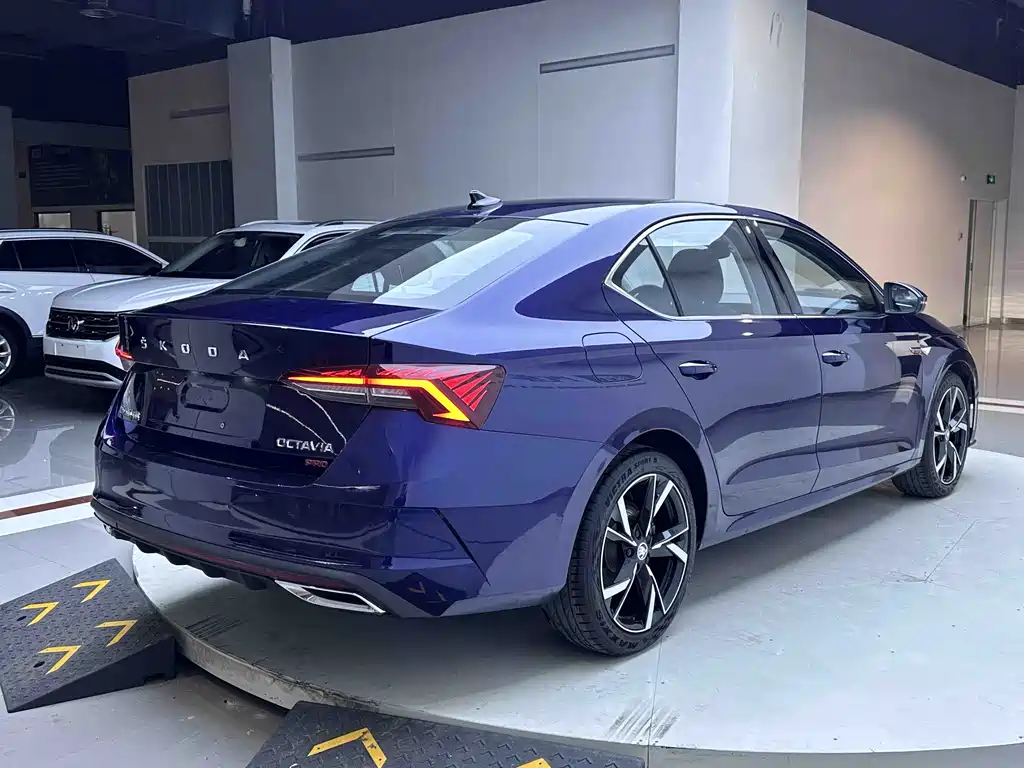 Škoda Octavia 2022 PRO TSI280 Luxury Edition 2022 - thumbnail 6