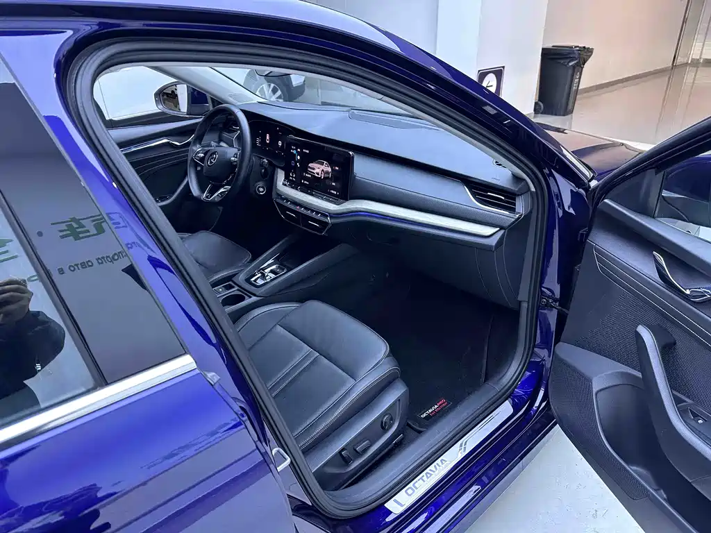 Škoda Octavia 2022 PRO TSI280 Luxury Edition 2022 - thumbnail 11