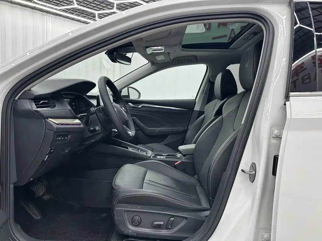 Škoda Octavia 2022 PRO TSI280 Luxury Edition 2022 - thumbnail 4