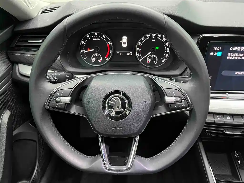 Škoda Octavia 2023 Facelift PRO TSI280 Premium Edition 2024 - thumbnail 3