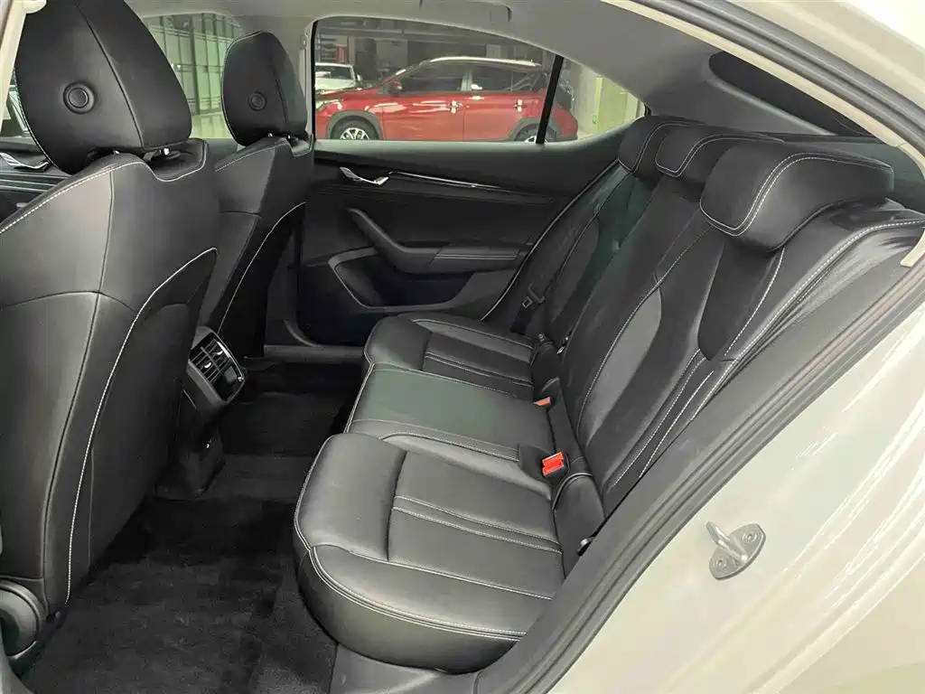 Škoda Octavia 2023 Facelift PRO TSI280 Premium Edition 2024 - thumbnail 14
