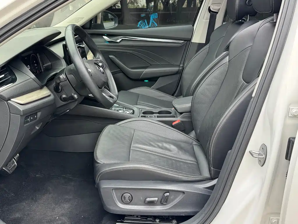 Škoda Octavia 2022 PRO TSI280 Luxury Edition 2023 - thumbnail 14