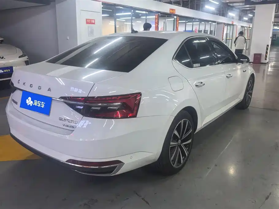 Škoda Superb 2025 TSI280 DSG Premium Edition 2025 - thumbnail 3