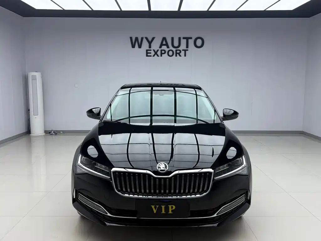 Škoda Superb 2025 TSI280 DSG Premium Edition 2024 - thumbnail 2