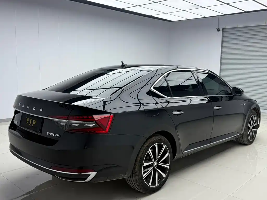 Škoda Superb 2025 TSI280 DSG Premium Edition 2024 - thumbnail 4