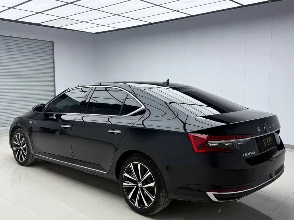 Škoda Superb 2025 TSI280 DSG Premium Edition 2024 - thumbnail 6
