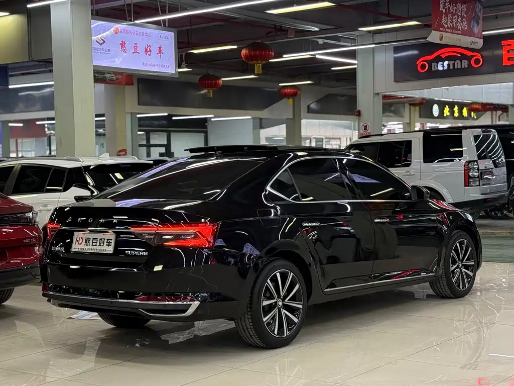 Škoda Superb 2025 TSI280 DSG Premium Edition 2025 - thumbnail 2