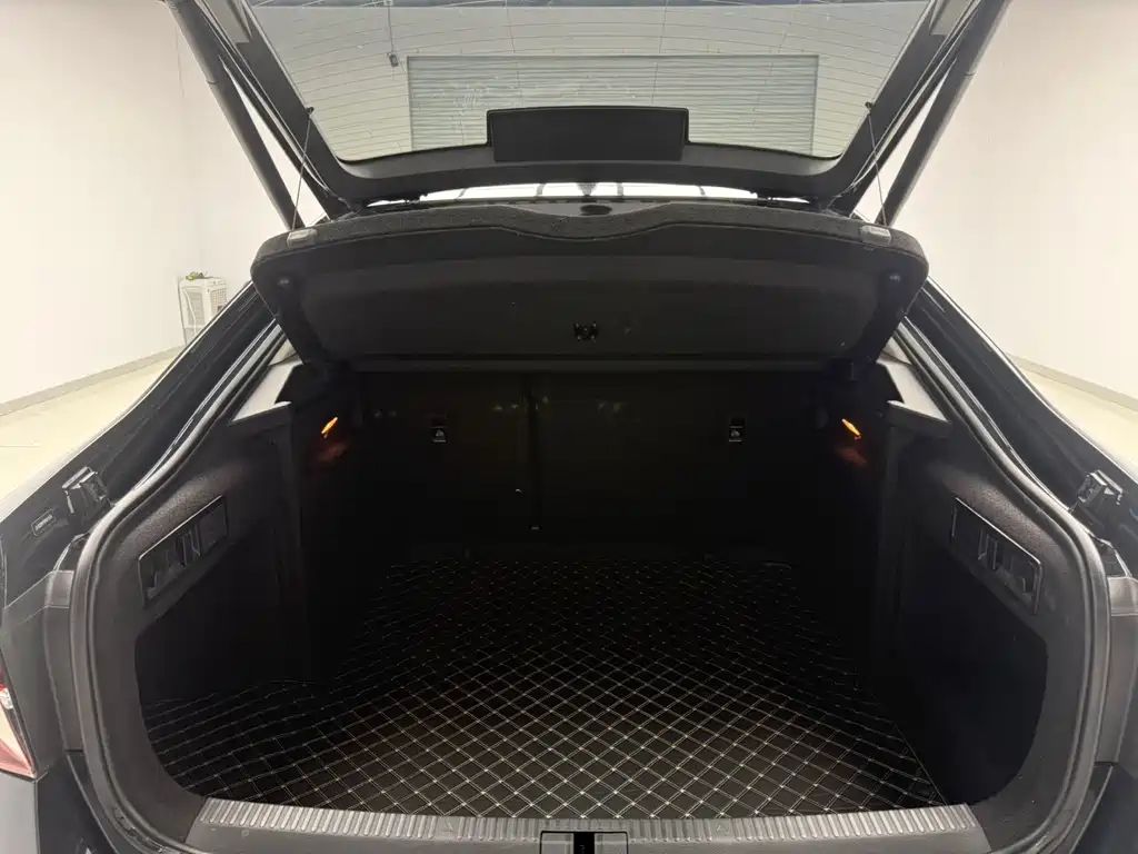 Škoda Superb 2025 TSI280 DSG Premium Edition 2024 - thumbnail 9