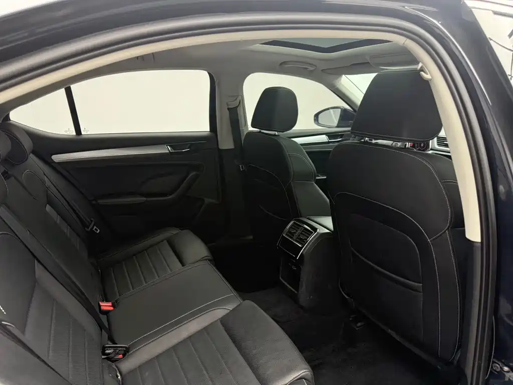 Škoda Superb 2025 TSI280 DSG Premium Edition 2024 - thumbnail 10