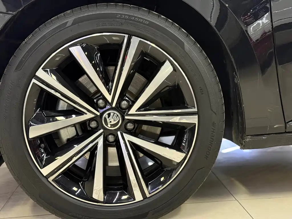 Škoda Superb 2025 TSI280 DSG Premium Edition 2025 - thumbnail 19