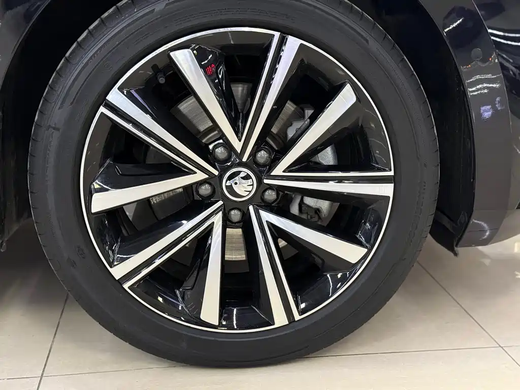 Škoda Superb 2025 TSI280 DSG Premium Edition 2025 - thumbnail 22
