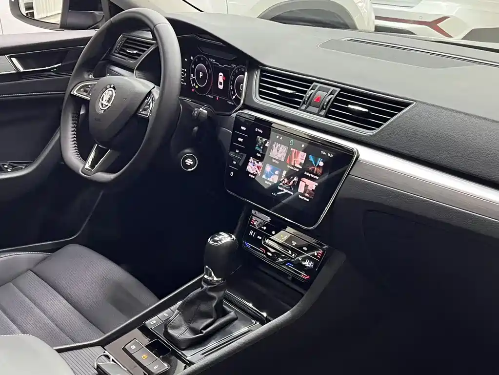 Škoda Superb 2024 TSI280 DSG Premium Edition 2024 - thumbnail 16