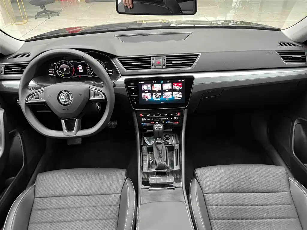 Škoda Superb 2024 TSI280 DSG Premium Edition 2024 - thumbnail 2