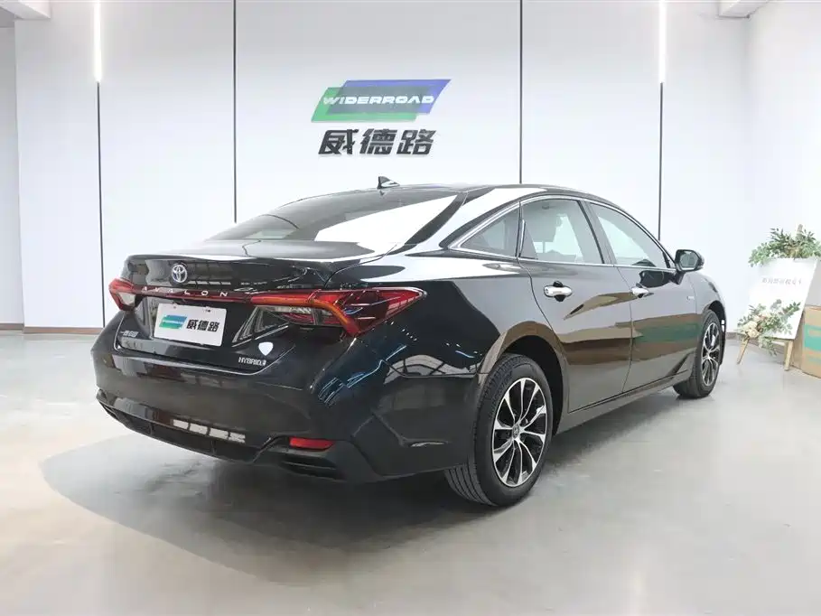 Toyota Toyota Avalon 2022 Hybrid 2.5L Luxury Edition 2023 - thumbnail 4