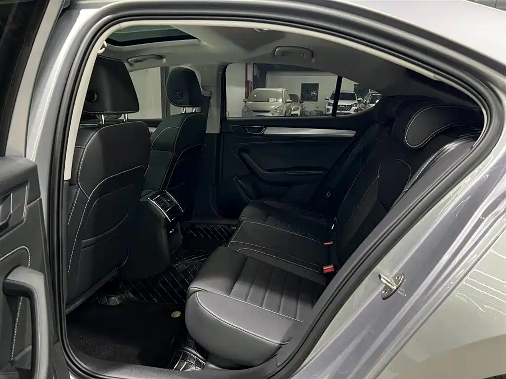 Škoda Superb 2024 TSI280 DSG Premium Edition 2024 - thumbnail 12