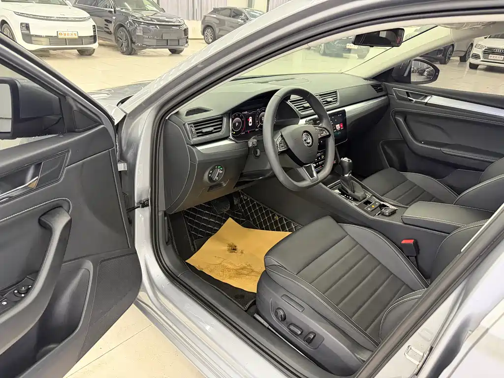 Škoda Superb 2023 Facelift TSI280 DSG Premium Edition 2024 - thumbnail 4