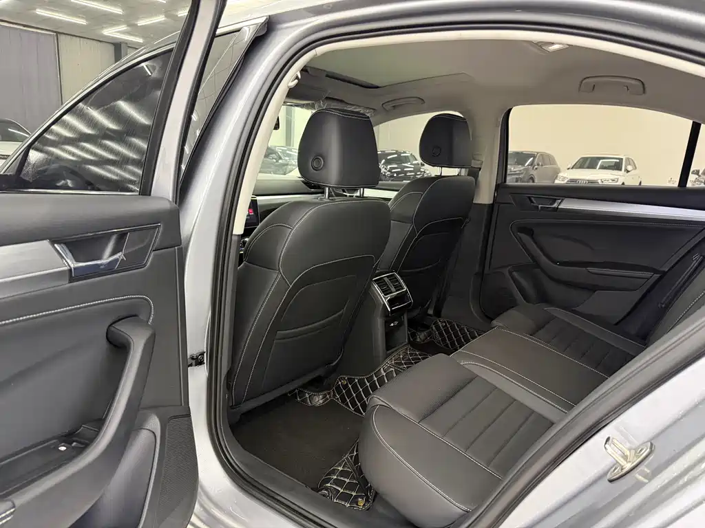 Škoda Superb 2023 Facelift TSI280 DSG Premium Edition 2024 - thumbnail 5