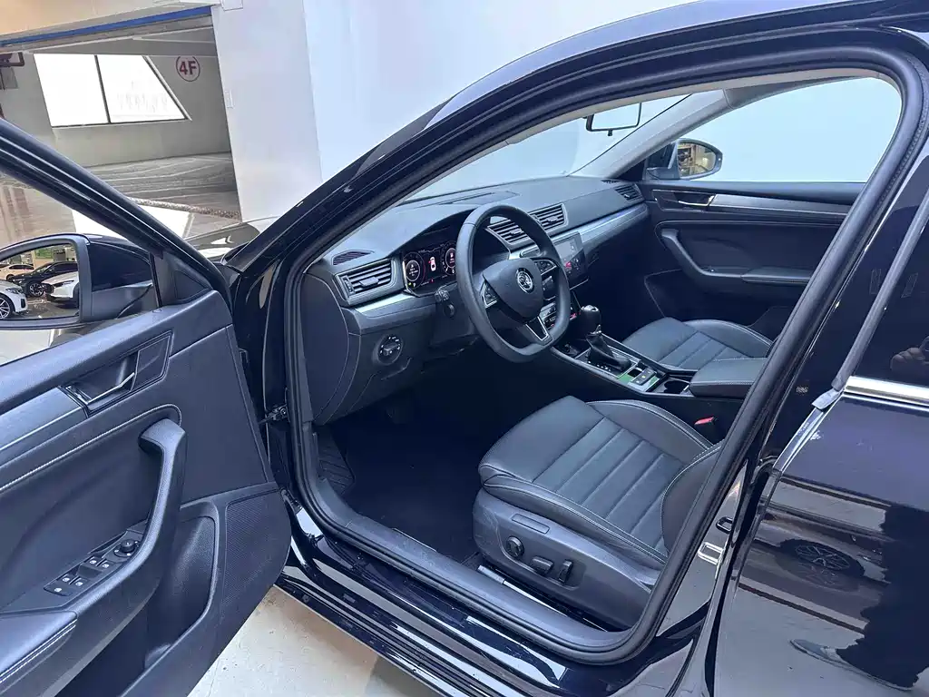 Škoda Superb 2023 Facelift TSI280 DSG Premium Edition 2023 - thumbnail 9