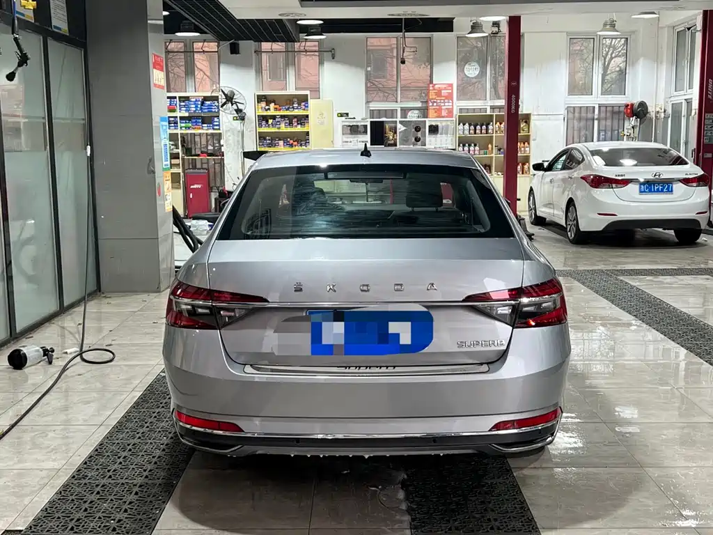 Škoda Superb 2023 TSI280 DSG Premium Edition 2023 - thumbnail 2