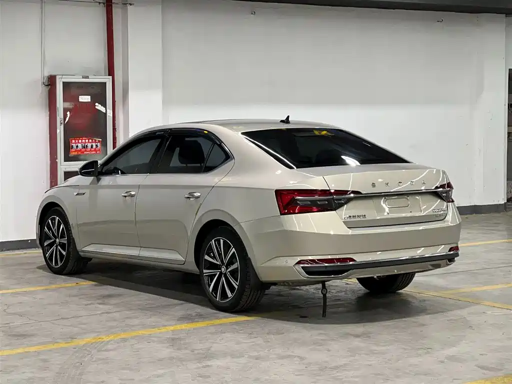 Škoda Superb 2023 Facelift TSI280 DSG Premium Edition 2023 - thumbnail 4