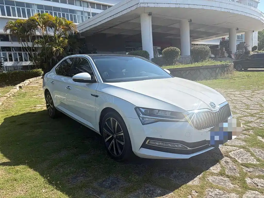 Škoda Superb 2023 Facelift TSI280 DSG Premium Edition 2023 - thumbnail 2