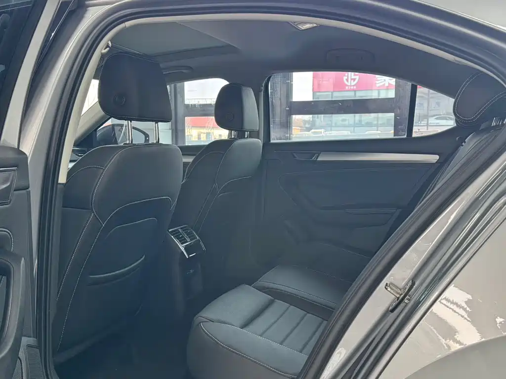 Škoda Superb 2023 Facelift TSI280 DSG Premium Edition 2024 - thumbnail 8