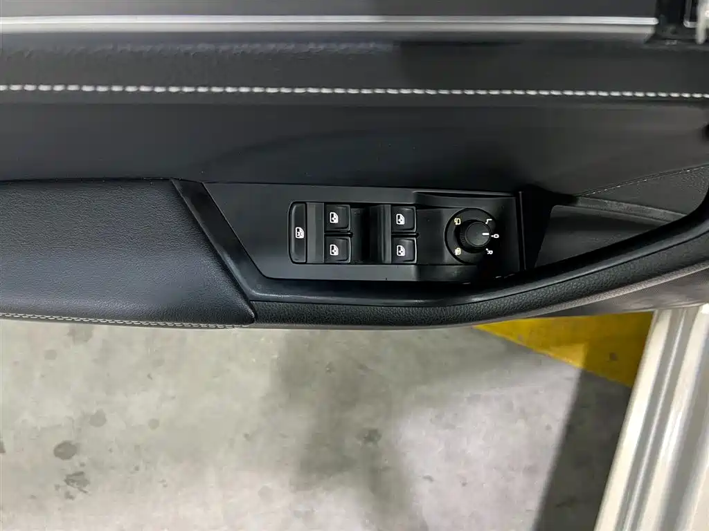 Škoda Superb 2023 Facelift TSI280 DSG Premium Edition 2023 - thumbnail 11
