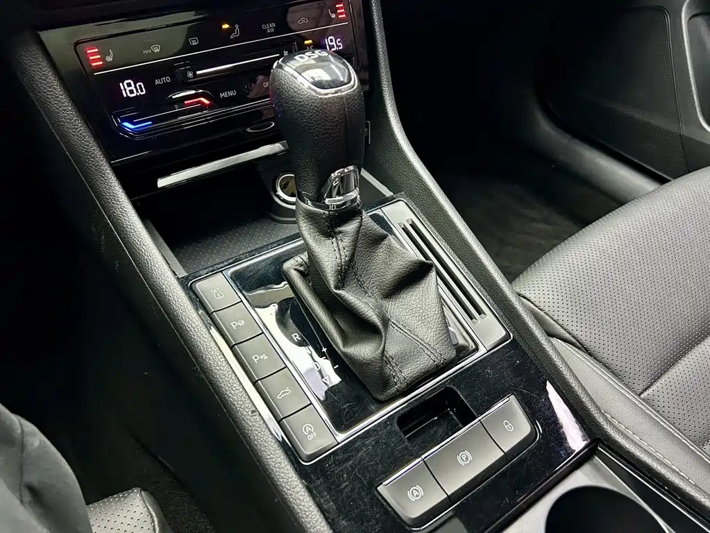Škoda Superb 2023 TSI280 DSG Premium Edition 2023 - thumbnail 16