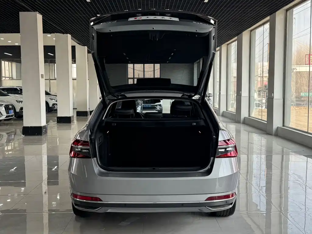 Škoda Superb 2023 Facelift TSI280 DSG Premium Edition 2024 - thumbnail 16