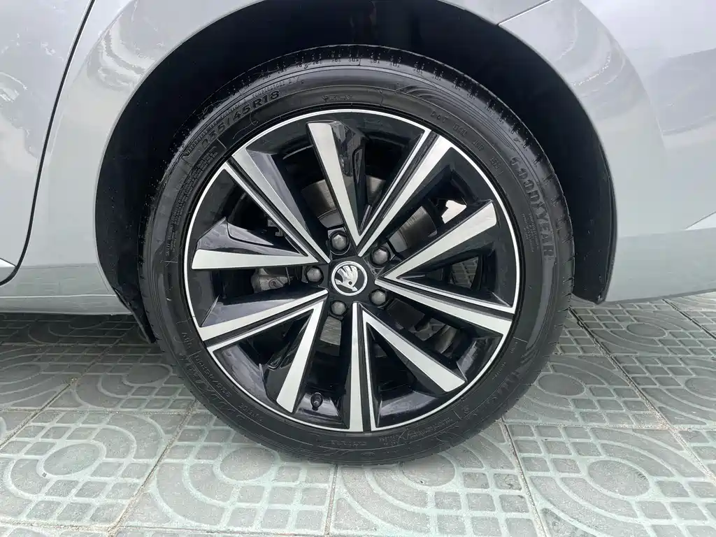 Škoda Superb 2023 Facelift TSI280 DSG Premium Edition 2024 - thumbnail 22